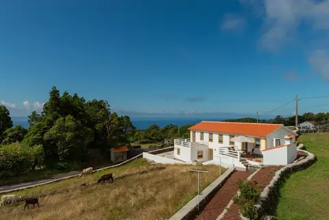 Villa Traditional, Pico by Izibookings