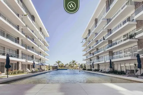3BR Condo Right Next to the Beach - Pool - Palapa