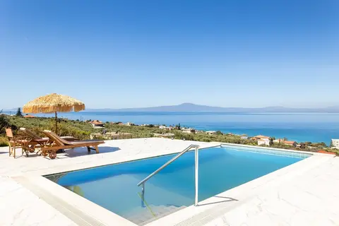 Seaview Getaway With Pool Panoramic Views