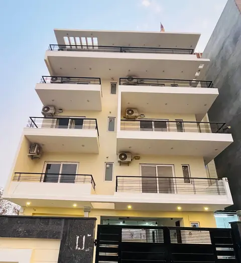 The Lodgers Studio Apartment Sector 52