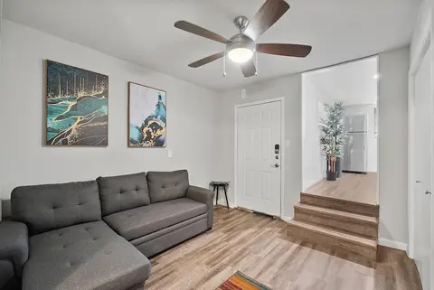 Stylish Studio Zilker Evonify
