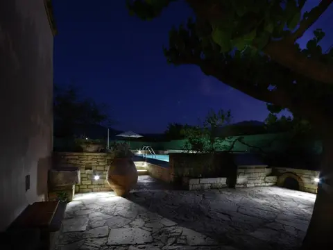 Villa in Crete With Vineyard Experience