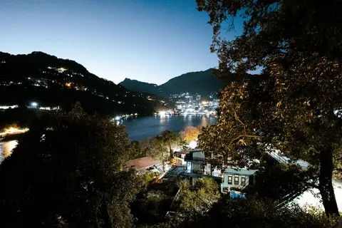 jüSTa Lake View Residences, Nainital