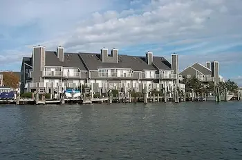 Harbour Island 46G 2 Br townhouse by RedAwning