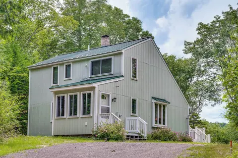 Campton Home w/ Mtn Views - Close to the Slopes!