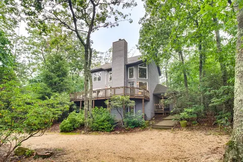 Wintergreen Resort Home w/ Deck, 1 Mi to Skiing!