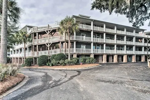 Breezy Darien Condo w/ Tranquil Marsh Views!