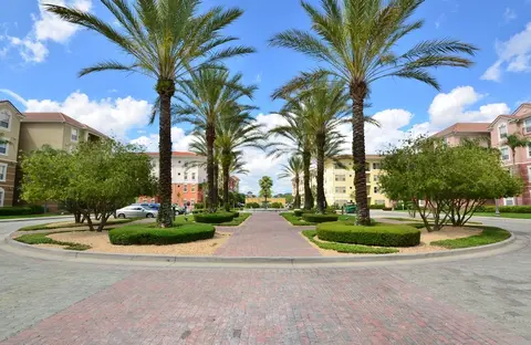 Spring Lakeview 3 Bedroom Condo by RedAwning