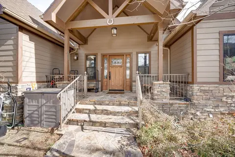 Pine Mountain Club Cabin w/ Private Deck & Views!
