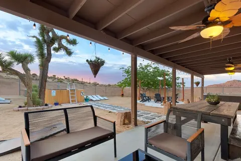 Alana House - Pool, Hot Tub, Bbq, Fire Pit + Walk To Hikes! 4 Bedroom Home by RedAwning