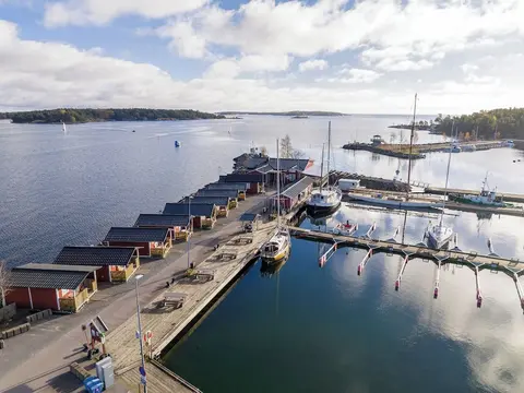 Femöre Marina