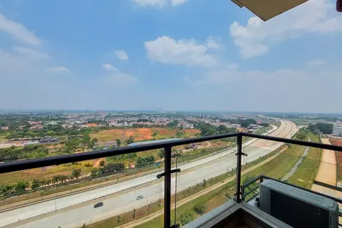Spacious And Nice 2Br At Sky House Bsd Apartment