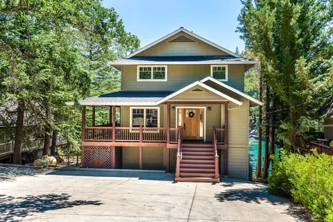 Better at the Lake - Lakefront with Gorgeous Views and a Private Dock by Yosemite Region Resorts