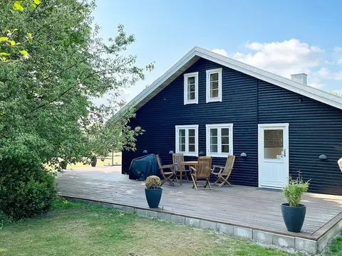 8 Person Holiday Home in Vaeggerlose