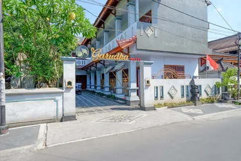 RedDoorz near Mayura Park Lombok