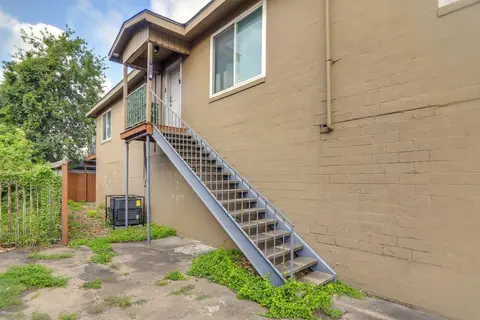 Houston Apartment: Large Balcony, 6 Mi to Downtown