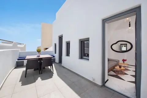 Stunning Villa, Private hot tub in Thera Santorini