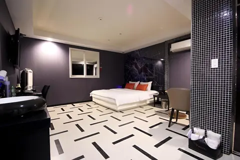Changwon Myeongseodong Hotel V