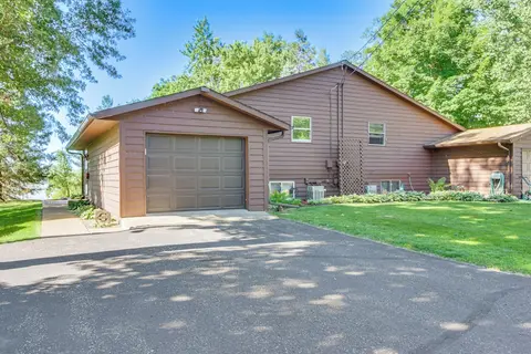 Beach & Lake Access: Brainerd Townhome
