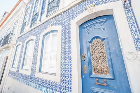 An Ecletic Apartment in Lisbon