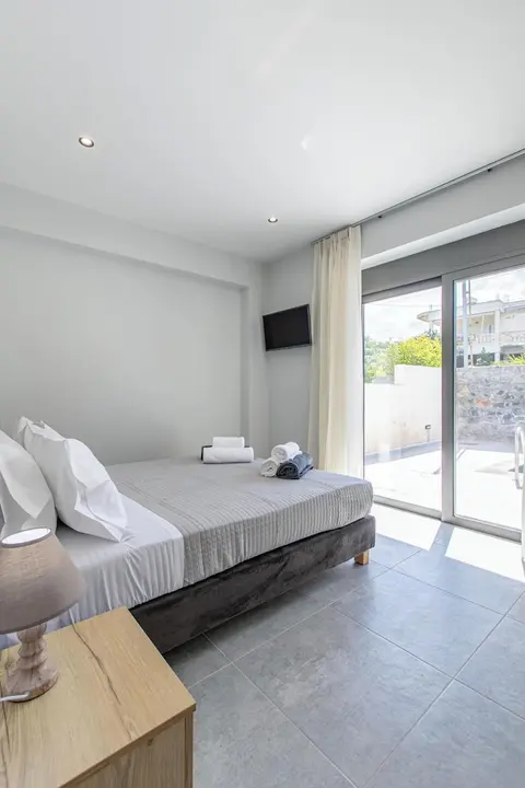 Neaira Apartments