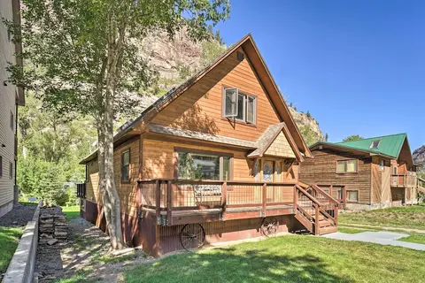 Updated Mtn Home w/ Deck on Uncompahgre River