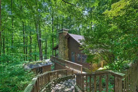 Secluded Waynesville Cabin: Deck, Grill & Fire Pit