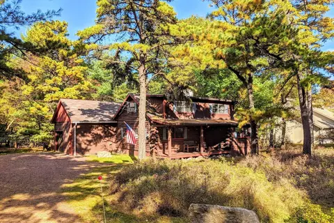 Hickory Cabin by Avantstay Firepit, Hot Tub, Game Room, Great Location