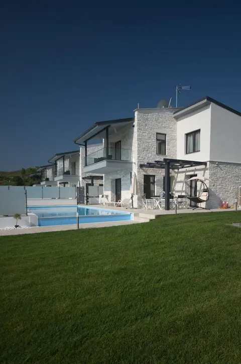 White Pearl Luxury Villas
