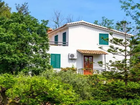Belvilla by OYO Villa Nicola