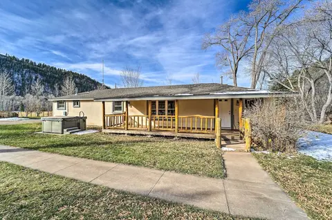 Dolores Ranch Cabin w/ Hot Tub & 1-acre Yard!