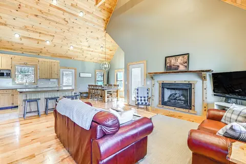 13 Mi to Cashiers: Cabin w/ Wraparound Porch!