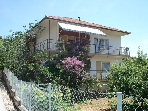 Coastal Comfort in Vinisce