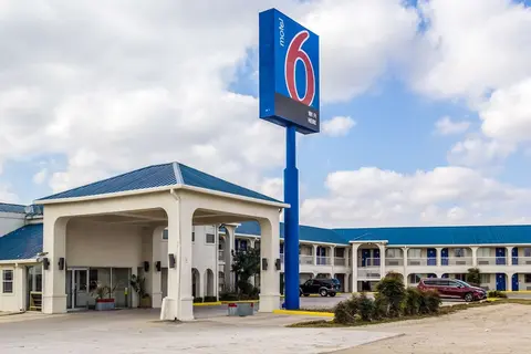Motel 6 Seguin, TX