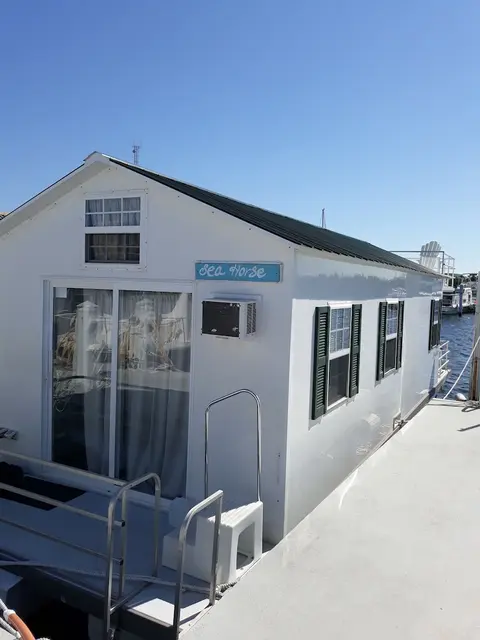 Mangrove Marina and Resort Aqualodge Houseboats
