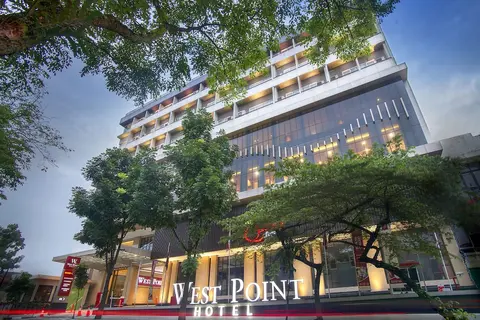 West Point Hotel