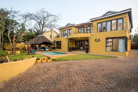Room in Guest Room - Ezulwini Guest House - Relaxing Queen Room With Balcony in Balito, South Afirca