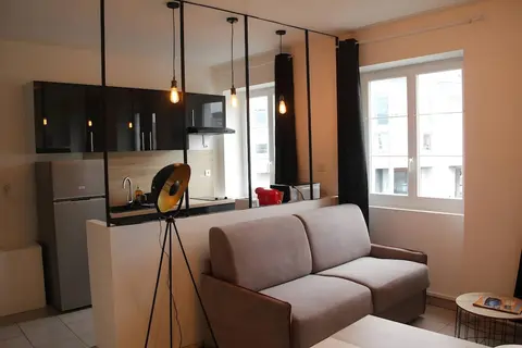 Downtown Living With a View, Ideal for 4