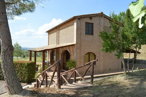Cottage With Private Swimming Pool