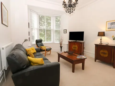 2B Cavendish Villas