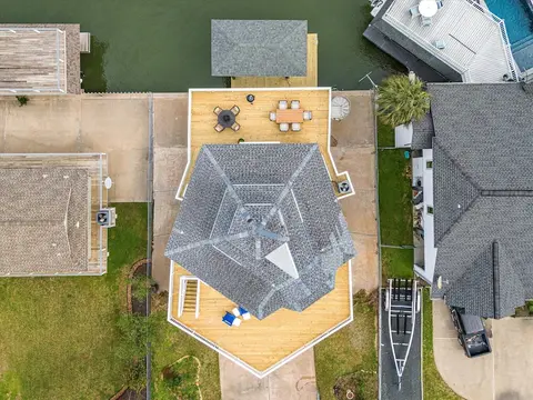 The Blue Pentagon 3 Bedroom Home