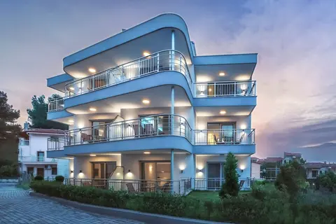 Summer Inn