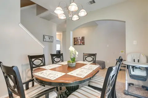 Pet-friendly Pearland Home ~ 21 Mi to Houston!