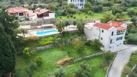 Villa Chrysallis
