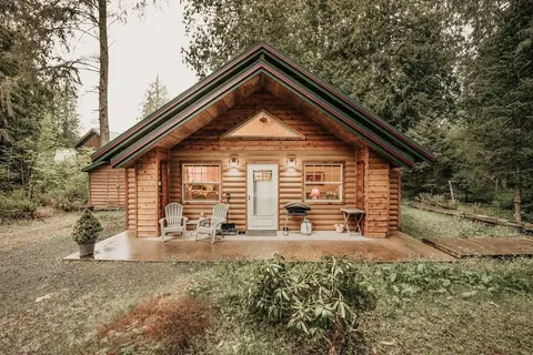 61mbr - Hot Tub - Wi-fi - Pets Ok - Sleeps 6 3 Bedroom Home by Redawning