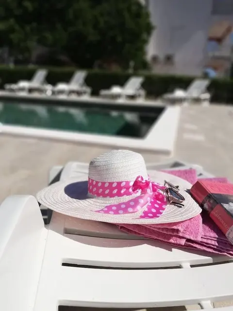 Pool - Swimming Pool and Grill - A4