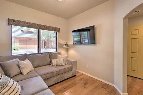 Home w/ Patio in Pinetop Crossing: Walk to Golf!