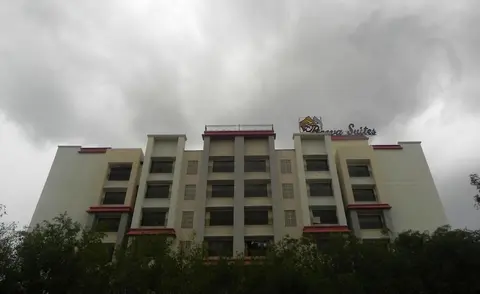 Hotel Reeva Suites