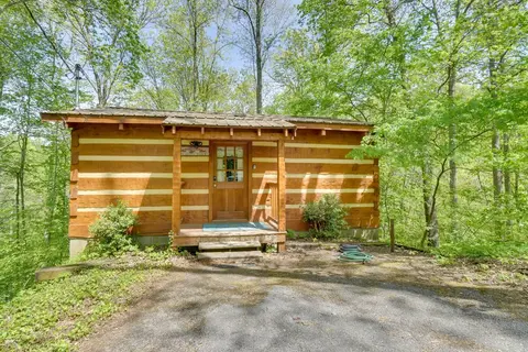 Covered Deck & Hot Tub: Cozy Gatlinburg Cabin