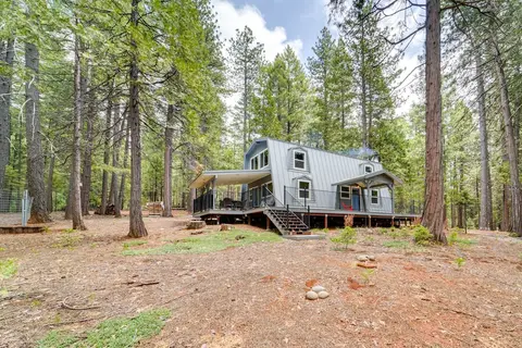 Cozy Nevada City Cabin: Deck, Game Room, Fire Pit